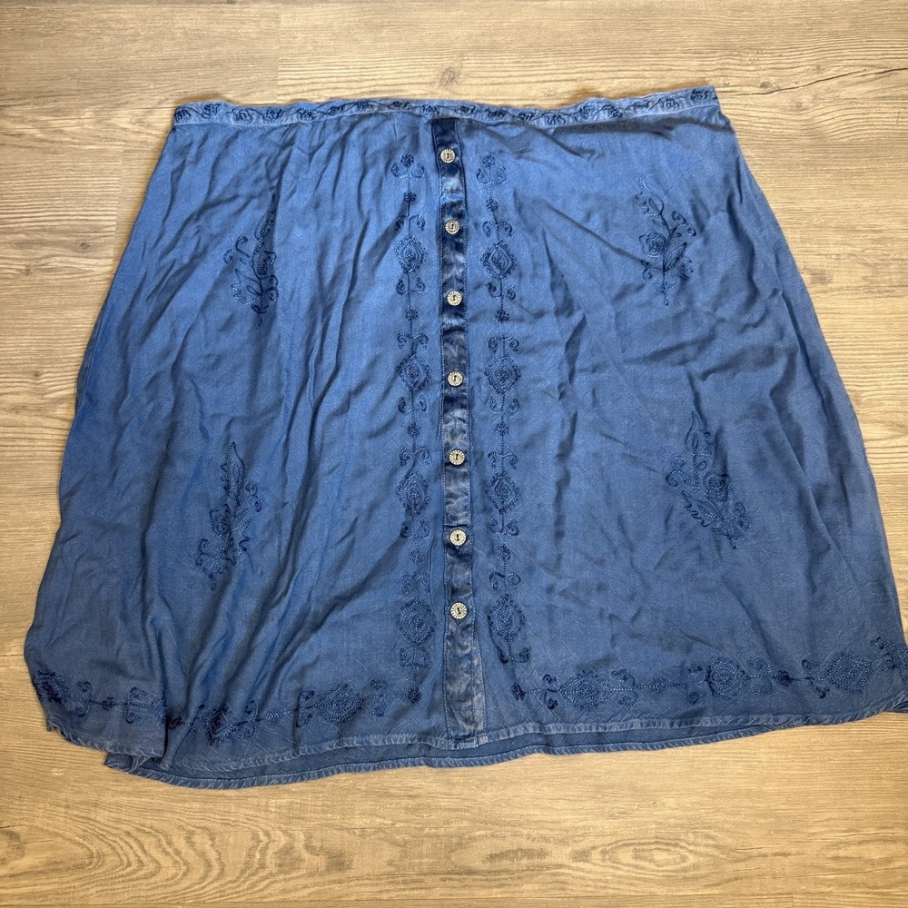 Soft Surroundings Skirt Blue Chambray Flare Button Detail Embroidered Size 2X
